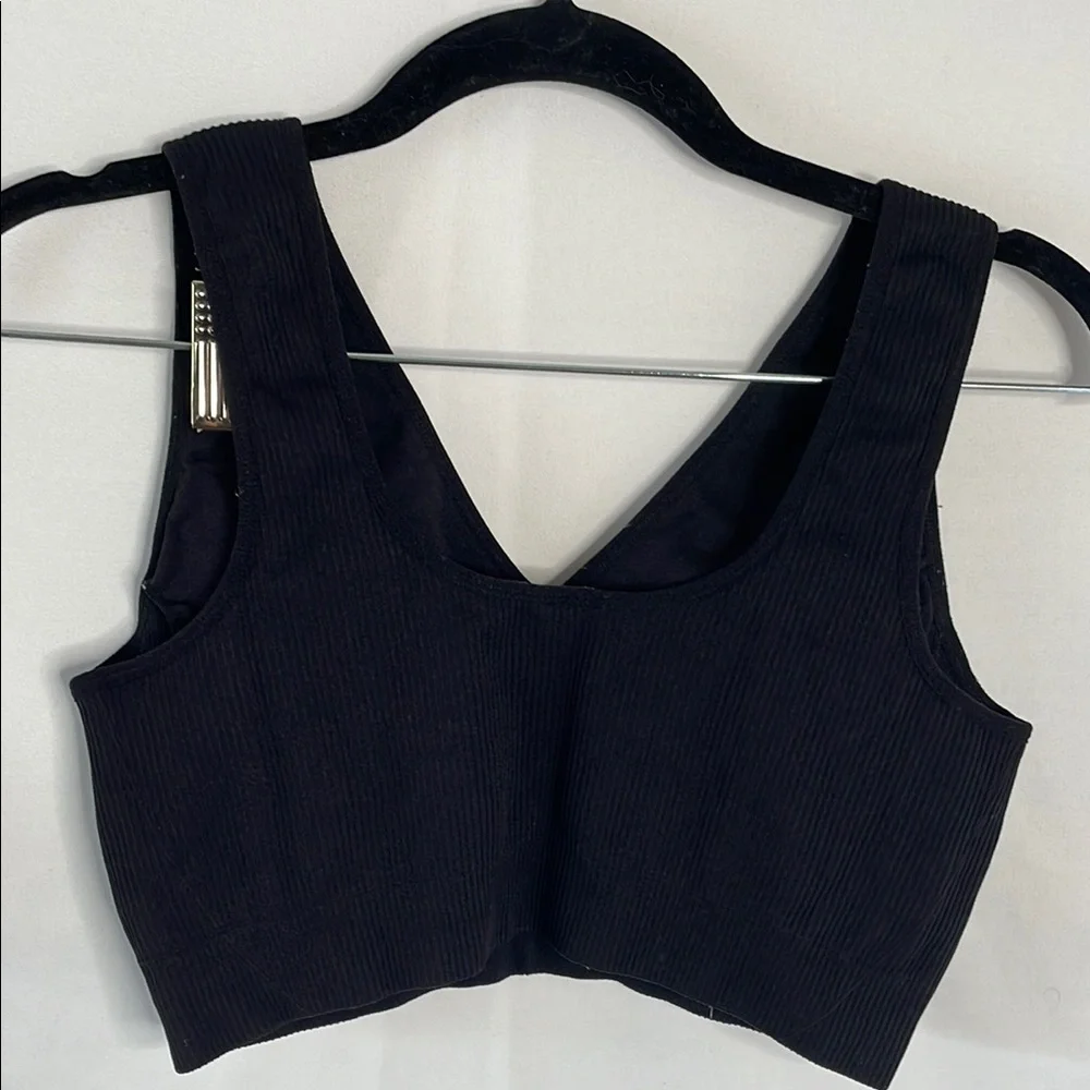 Black Sports Bra by Savvi size‎ large